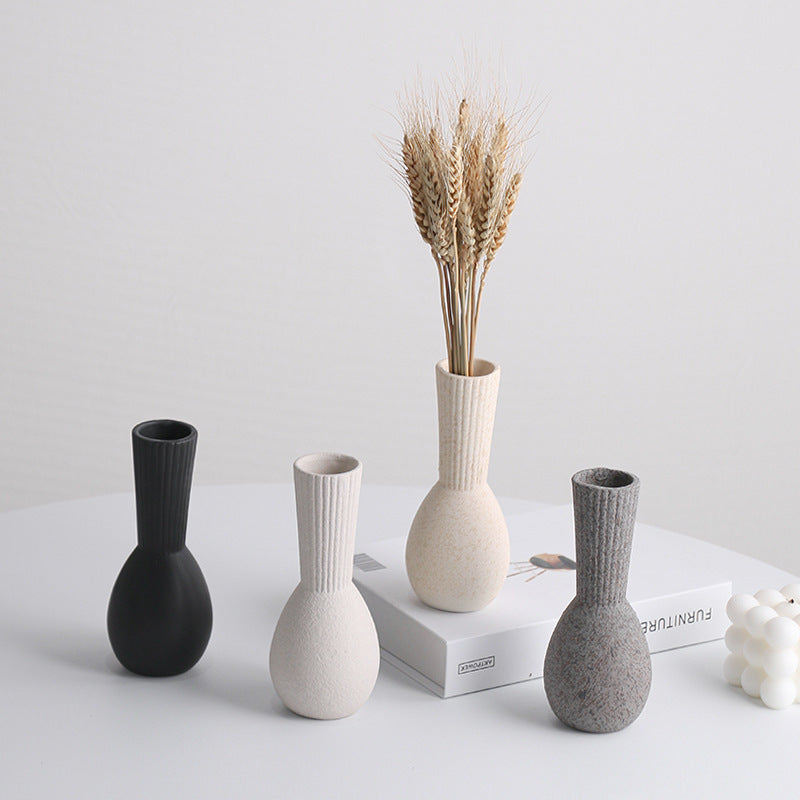 Vase décoratif en céramique minimaliste